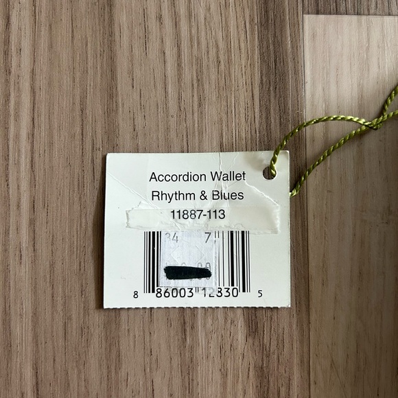 NWT vera bradley wallet - Picture 2 of 6